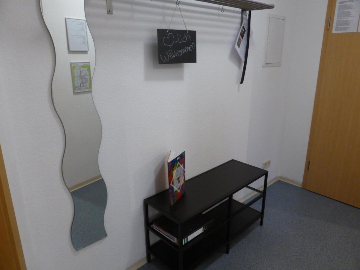 Ferienwohnung Friedrich Schiller, 2 Schlafzimmer, Balkon,Kostenloses Wifi, Naehe Zentrum, Jena Bagian luar foto