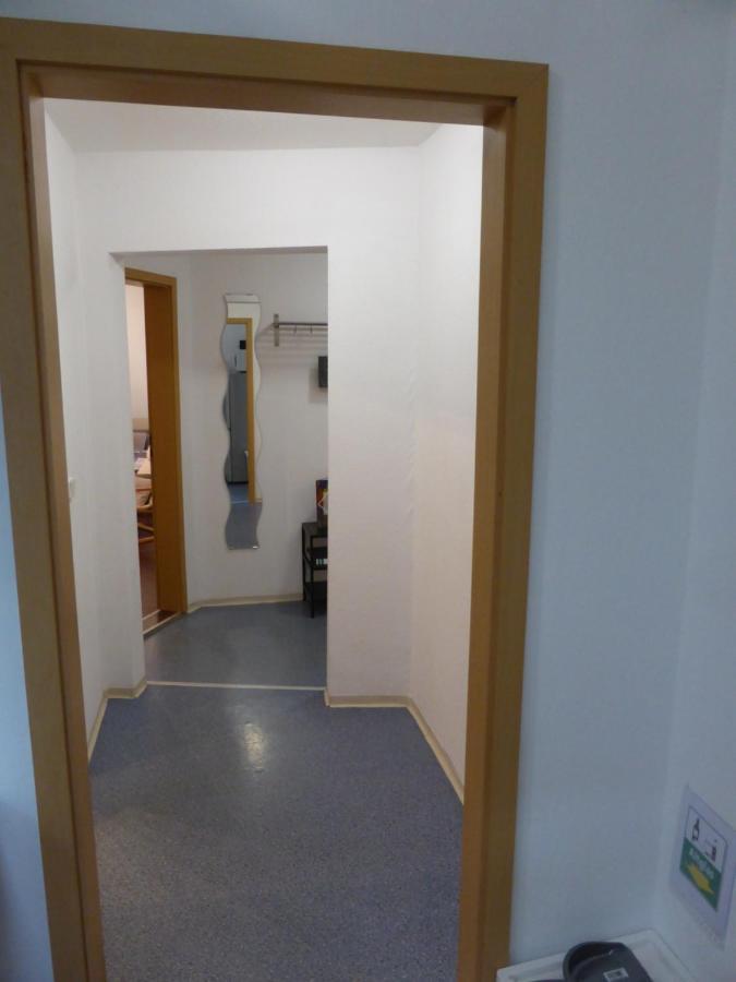 Ferienwohnung Friedrich Schiller, 2 Schlafzimmer, Balkon,Kostenloses Wifi, Naehe Zentrum, Jena Bagian luar foto