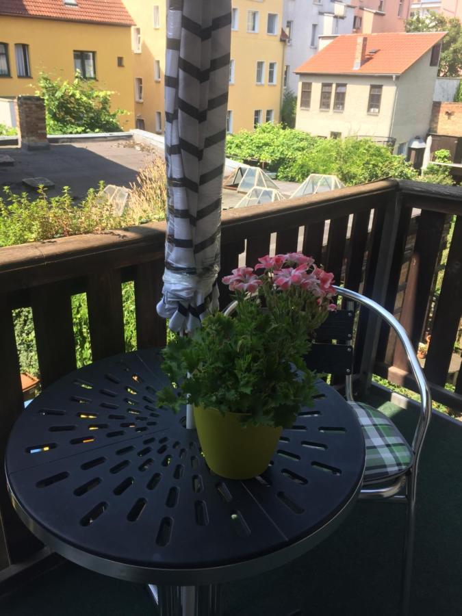 Ferienwohnung Friedrich Schiller, 2 Schlafzimmer, Balkon,Kostenloses Wifi, Naehe Zentrum, Jena Bagian luar foto