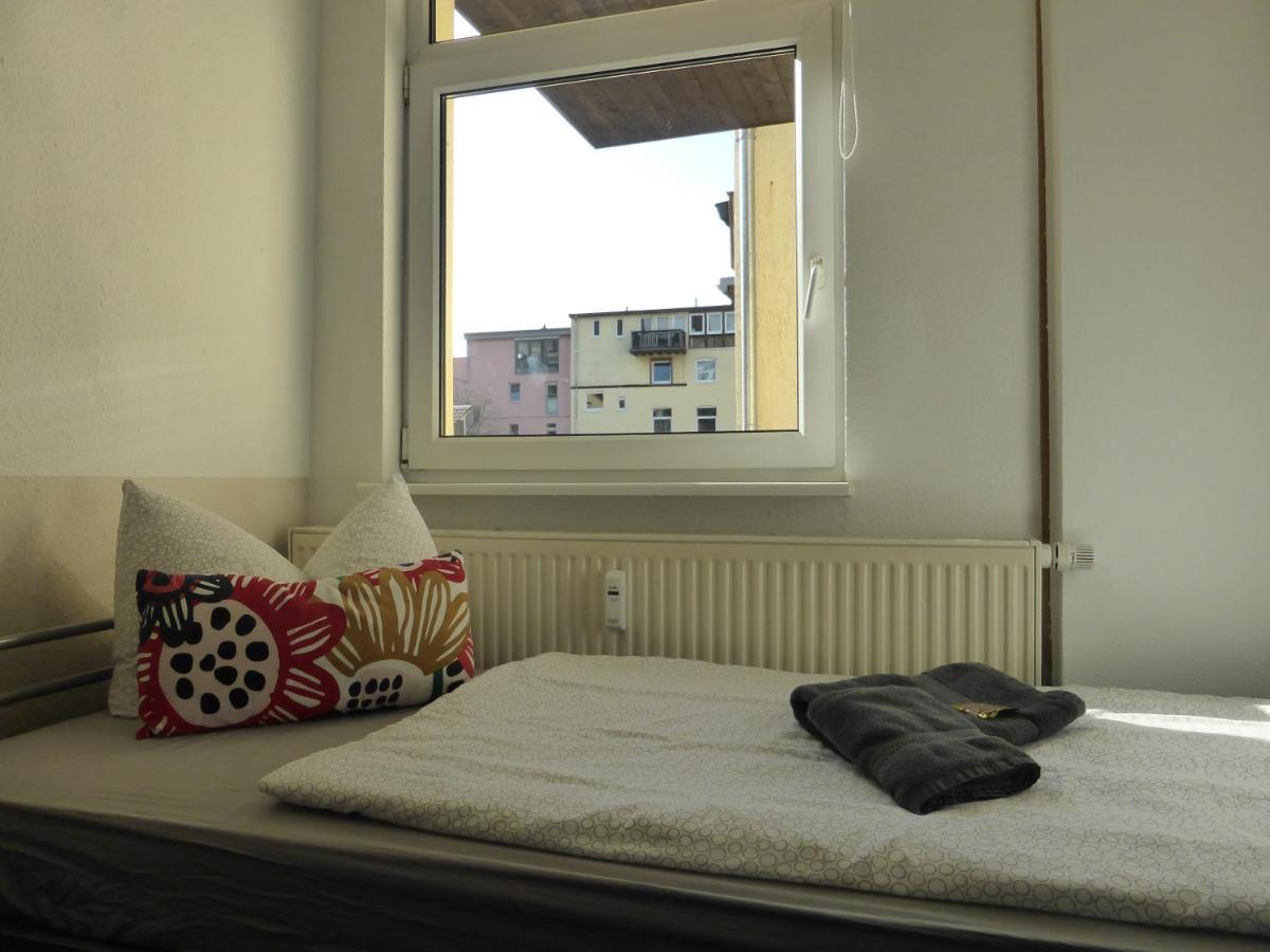 Ferienwohnung Friedrich Schiller, 2 Schlafzimmer, Balkon,Kostenloses Wifi, Naehe Zentrum, Jena Bagian luar foto