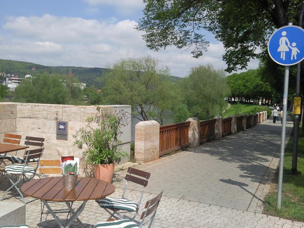 Ferienwohnung Friedrich Schiller, 2 Schlafzimmer, Balkon,Kostenloses Wifi, Naehe Zentrum, Jena Bagian luar foto
