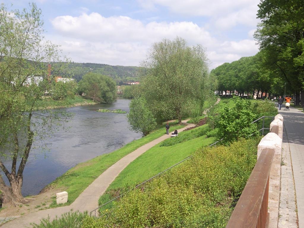 Ferienwohnung Friedrich Schiller, 2 Schlafzimmer, Balkon,Kostenloses Wifi, Naehe Zentrum, Jena Bagian luar foto